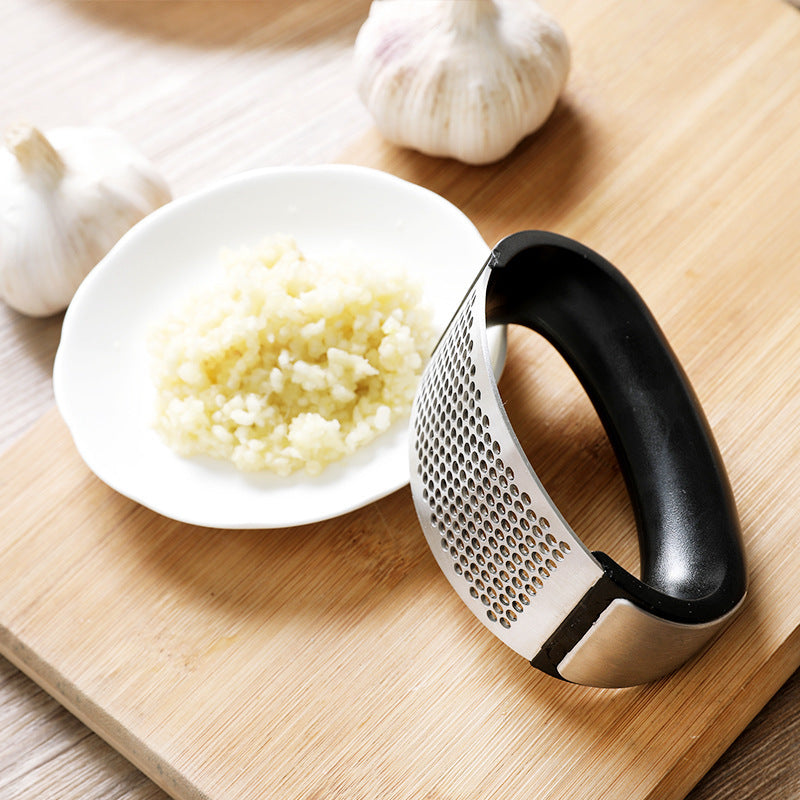 1pcs Stainless Steel Garlic Press Manual Garlic Mincer Chopping Garlic Tools Curve Fruit Vegetable Tools Kitchen Gadgets
